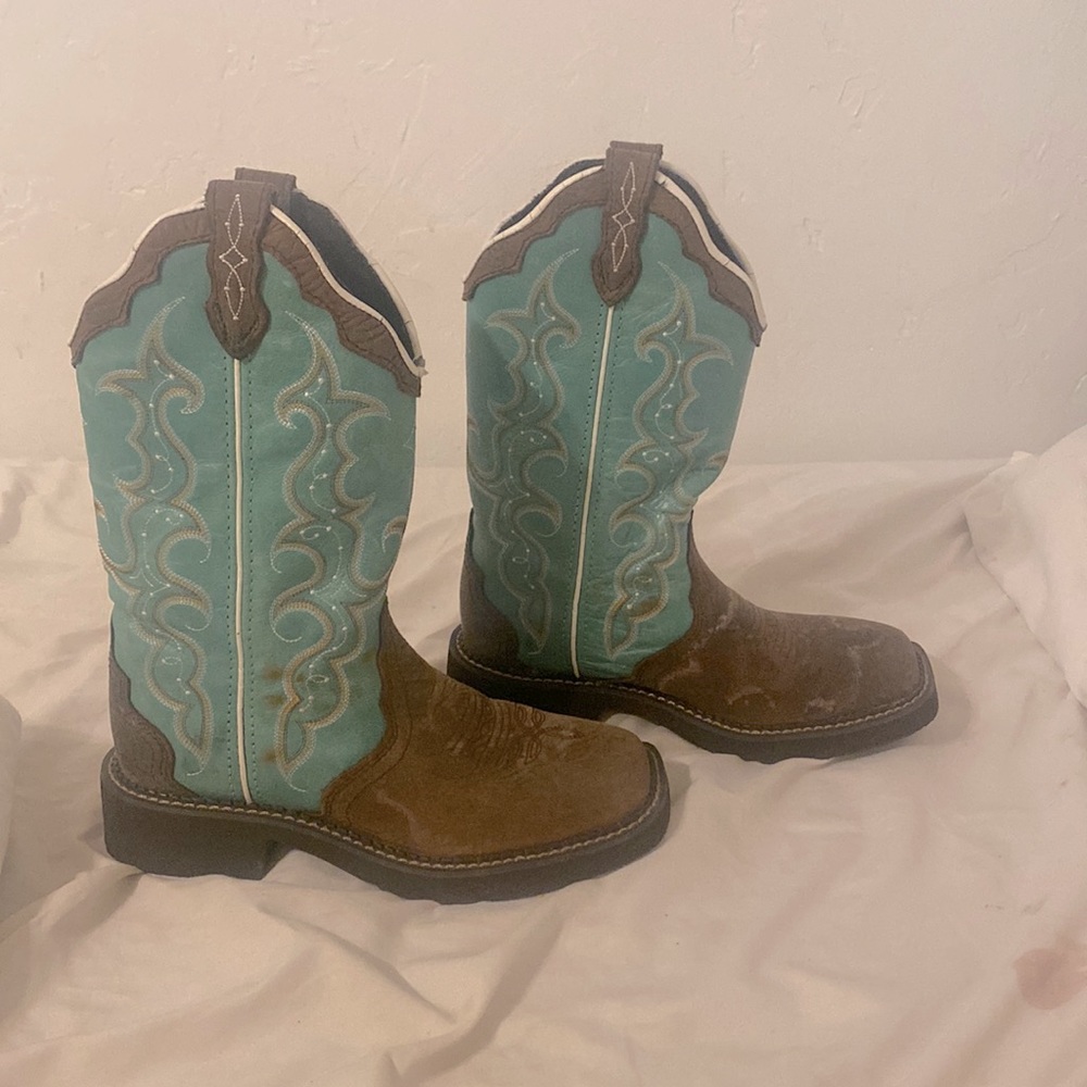 Justin Gypsy Boots size - 6